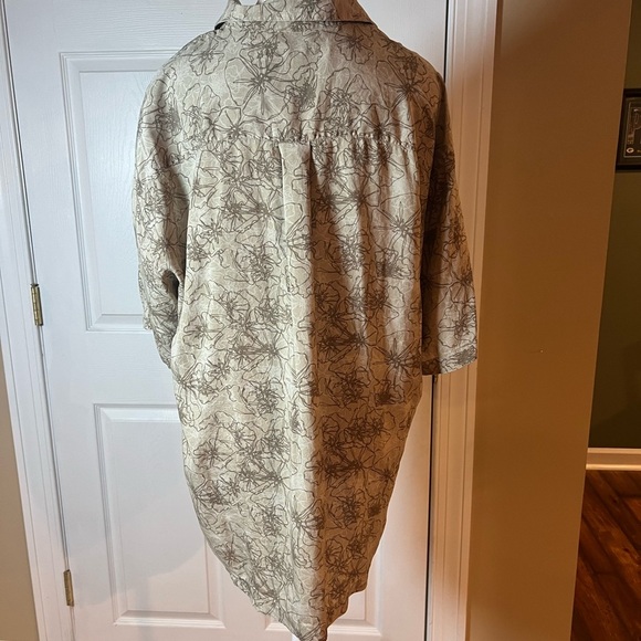 Perry Ellis Men's Size Large Silk Hawaiin Floral Button Down Short Sleeve Beach - Picture 3 of 4